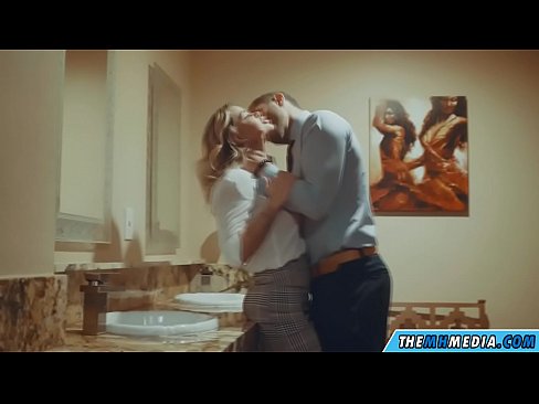 ❤️ Том биетэй шаргал үст таныг нийтийн бие засах газар уруу татах үед ❤❌ Занхайнууд mn.sexindrag.ru ❌❤